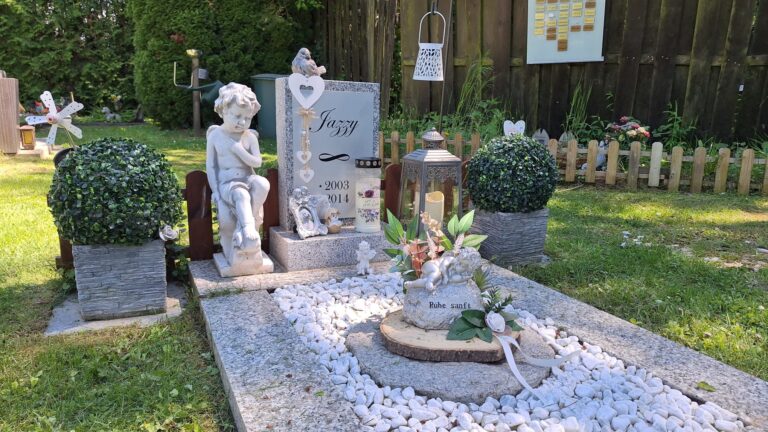 Tierfriedhof Waldesruh Grab Jazzy © Österreichischer Tierschutzverein