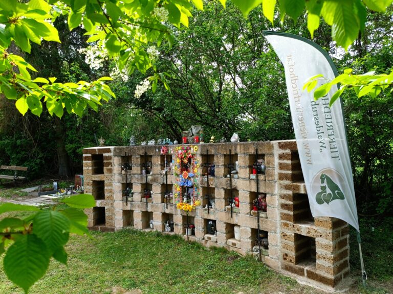 Tierfriedhof Waldesruh Urnenwand © Österreichischer Tierschutzverein