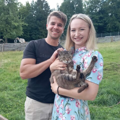 Österreichischer Tierschutzverein - Happy End Geschichten: Senior Samtpfote Mickey hat seine Herzensmenschen gefunden.