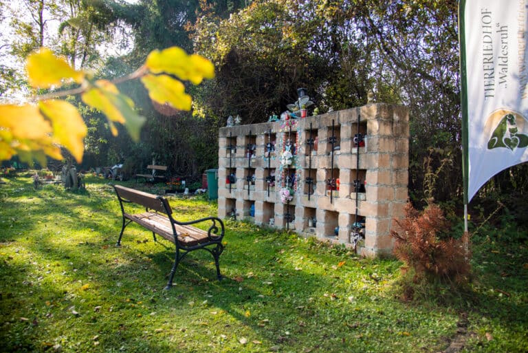 Tierfriedhof Waldesruh Urnenwand © Österreichischer Tierschutzverein